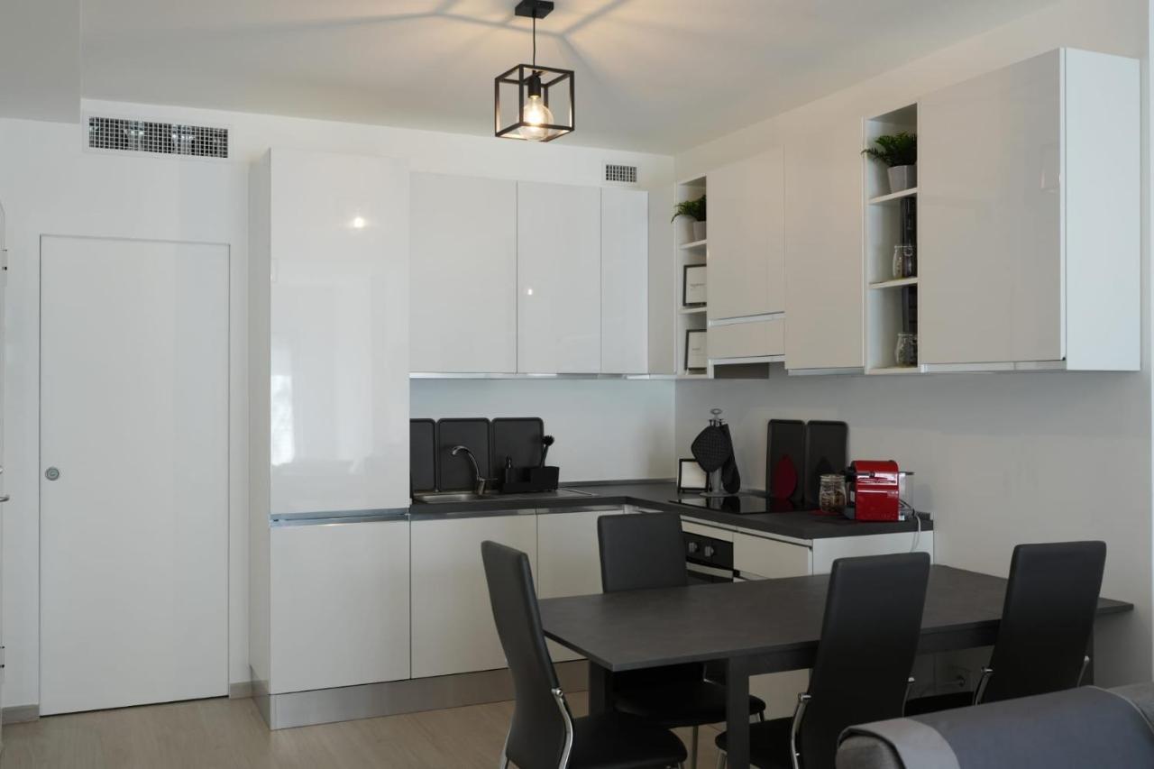 Homega - City Center New Apartment Bari Eksteriør bilde